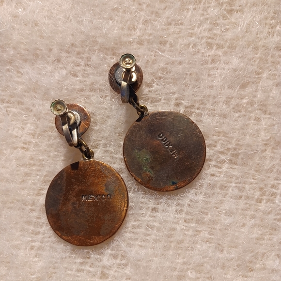 Vintage Mayan Mexican screw back earings - Picture 2 of 5